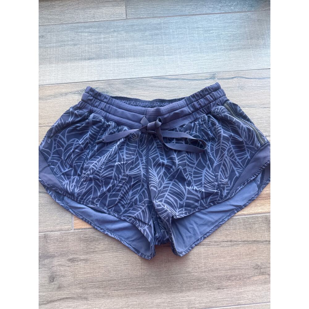 Lululemon Hotty Hot Shorts Pretty Palm Cadet Blue Print Size 4 Running